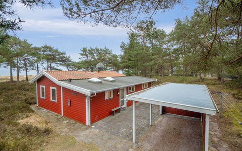 Sanela - 25M from the Sea: Møbel, Indretning, Gulvbelægning, Træ, Etage, Loft, Trægulve, Stol, Bord, Belysning