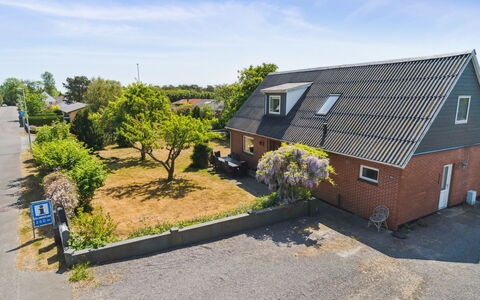 Angelie - 350M from the Sea: Hus, Hjem, Boligområde, Tag, Sommerhus, Land Lot, Estate, Gård, Have, Sidespor