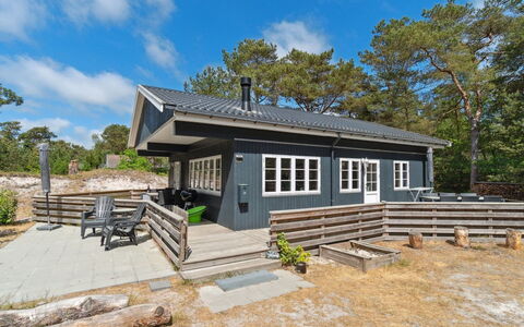 Sjo - 300M from the Sea: Tag, Hus, Land Lot, Hjem, Sommerhus, Estate, Garden Bygninger, Skygge, Bjælkehytte, Landscaping
