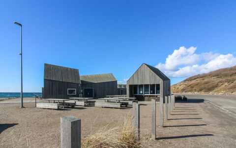 Agga - 500M from the Sea: Estate, Skygge, Indkørsel, Stuehus