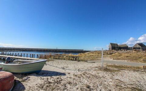 Agga - 500M from the Sea: Estate, Skygge, Indkørsel, Stuehus