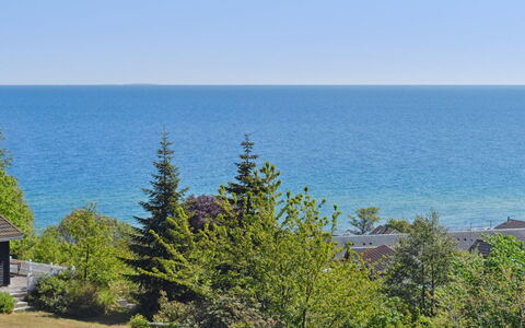 Johanna - 300M from the Sea: Træ, Møbel, Lejlighed, Værelse, Loft, Bejdse, Stol, Hårdttræ, Klarlak, Tømmer