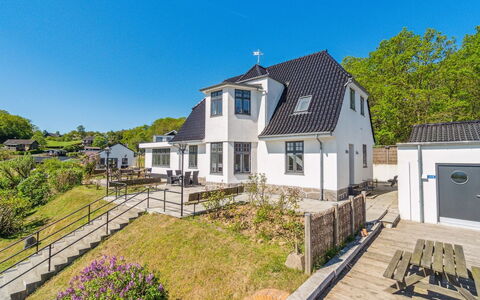 Johanna - 300M from the Sea: Træ, Møbel, Lejlighed, Værelse, Loft, Bejdse, Stol, Hårdttræ, Klarlak, Tømmer