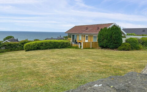 Eliene - 400M from the Sea: Græs, Grøn, Hus, Tag, Landskab, Busk, Land Lot, Hjem, Sommerhus