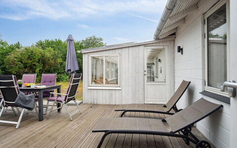 Janna - 75M from the Sea: Hus, Hjem, Boligområde, Tag, Sommerhus, Land Lot, Estate, Gård, Have, Sidespor