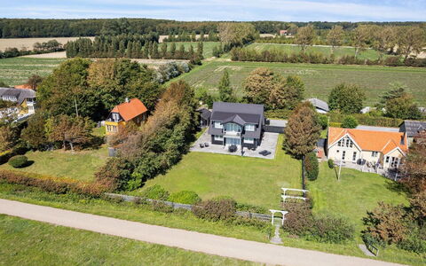 Esme - 30M from the Sea: Grøn, Boligområde, Landskab, Hus, Hjem, Almindeligt, Tag, Landdistrikt, Land Lot