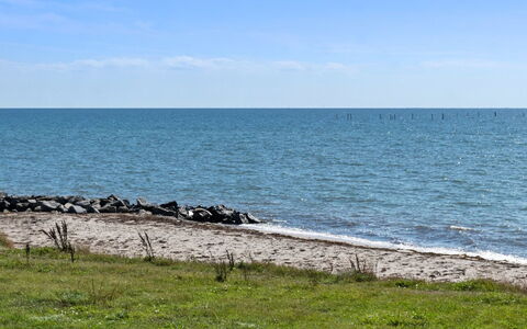 Esme - 30M from the Sea: Blå, Himmel, Vand, Horisont, Daytime, Vandressourcer, Krop Af Vand, Naturligt Miljø, Kyst, Strand