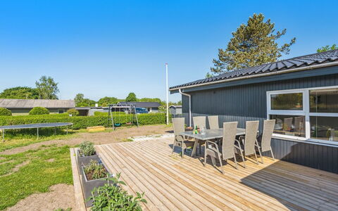 Tabithe - 500M from the Sea: Hus, Tag, Hjem, Sommerhus, Estate, Stuehus, Villa, Veranda, Sidespor
