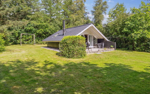 Anselma - 30Km from the Sea: Møbel, Indretning, Stol, Gulvbelægning, Bord, Udvej, Etage, Loft, Værelse, Eco Hotel