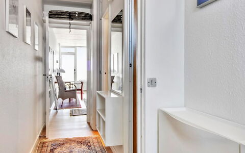 Eske - 50M from the Sea: Tag, Hus, Hjem, Sommerhus, Dør, Sidespor, Dæk, Veranda, Planke, Hårdttræ