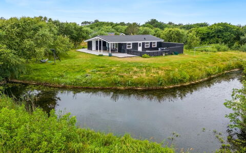 Bentine - 400M from the Sea: Tag, Hus, Hjem, Sommerhus, Dør, Sidespor, Dæk, Veranda, Planke, Hårdttræ