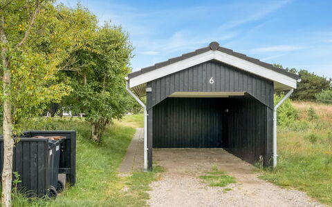 Bentine - 400M from the Sea: Tag, Hus, Hjem, Sommerhus, Dør, Sidespor, Dæk, Veranda, Planke, Hårdttræ