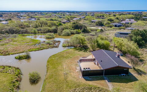 Bentine - 400M from the Sea: Tag, Hus, Hjem, Sommerhus, Dør, Sidespor, Dæk, Veranda, Planke, Hårdttræ