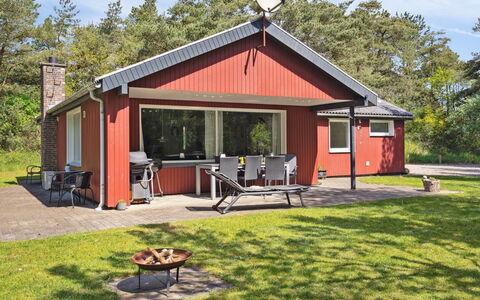 Keyla - 3.2Km from the Sea: Møbel, Indretning, Stol, Gulvbelægning, Bord, Udvej, Etage, Loft, Værelse, Eco Hotel