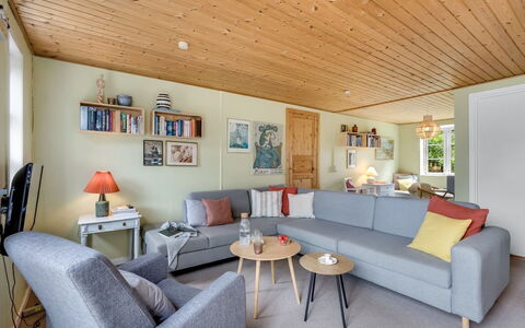 Ljuba - 700M from the Sea: Hus, Tag, Hjem, Sommerhus, Skur, Garden Bygninger, Sidespor, Gård, Bjælkehytte, Hytte