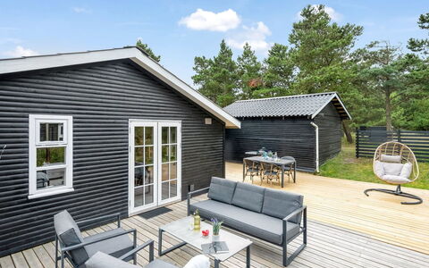 Ljuba - 700M from the Sea: Hus, Tag, Hjem, Sommerhus, Skur, Garden Bygninger, Sidespor, Gård, Bjælkehytte, Hytte