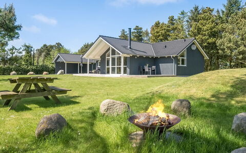 Elina - 600M from the Sea: Sommerhus, Skur, Hytte, Stuehus, Prærie, Hytte, Lade, Bjælkehytte, Garden Bygninger