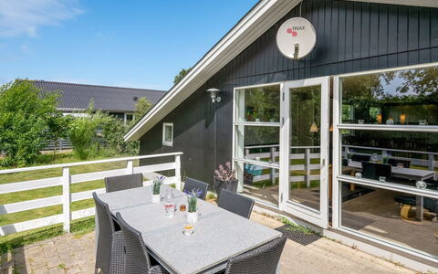 Mina - 600M to the Fjord: Gulvbelægning, Indretning, Træ, Etage, Trappe, Loft, Bejdse, Trægulve, Hårdttræ, Gelænder