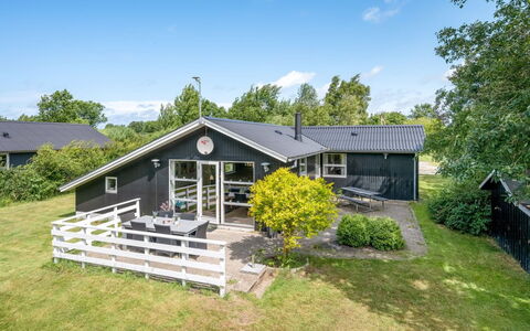 Mina - 600M to the Fjord: Tag, Hus, Hjem, Sommerhus, Sidespor, Estate, Indkørsel, Garden Bygninger, Gård, Skur
