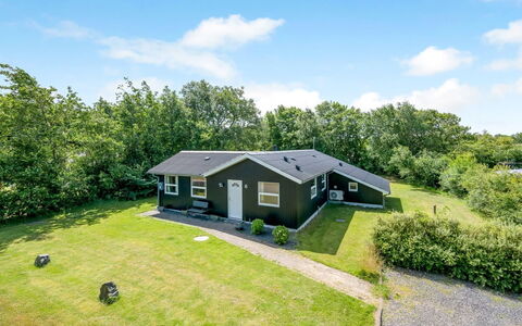Mina - 600M to the Fjord: Tag, Hus, Hjem, Sommerhus, Sidespor, Estate, Indkørsel, Garden Bygninger, Gård, Skur