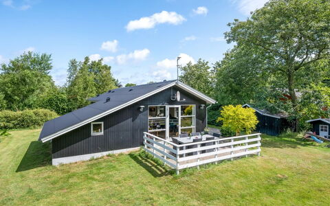 Mina - 600M to the Fjord: Tag, Hus, Hjem, Sommerhus, Sidespor, Estate, Indkørsel, Garden Bygninger, Gård, Skur