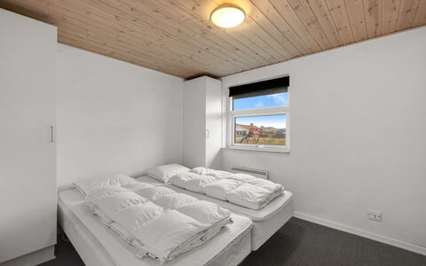 Fietje - 500M to the Fjord: Træ, Soveværelse, Loft, Seng, Sengetøj, Sengetøj, Bed Frame, Dagslys, Vinter, Fryser