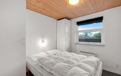 Fietje - 500M to the Fjord: Træ, Loft, Soveværelse, Seng, Sengetøj, Sengetøj, Værelse, Bed Frame, Hårdttræ, Dagslys