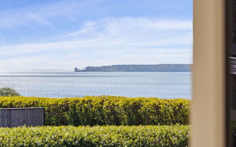 Arnetta - 150M from the Sea: Blå, Horisont, Hav, Coastal Og Oceaniske Landskabsformer, Ocean, Kyst, Sø, Sollys, Kyst, Hæk