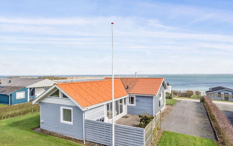 Ormar - 100M to the Fjord: Græs, Hus, Tag, Hjem, Sommerhus, Busk, Land Lot, Landdistrikt, Stuehus, Bunddække