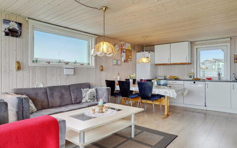 Ormar - 100M to the Fjord: Græs, Hus, Tag, Hjem, Sommerhus, Busk, Land Lot, Landdistrikt, Stuehus, Bunddække