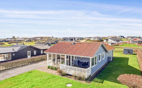Ormar - 100M to the Fjord: Græs, Hus, Tag, Hjem, Sommerhus, Busk, Land Lot, Landdistrikt, Stuehus, Bunddække