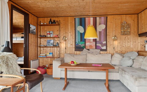 Sulo - 1.4Km from the Sea: Tag, Hjem, Hus, Sidespor, Sommerhus, Kompositmateriale, Dør, Skydevindue, Estate, Skorsten