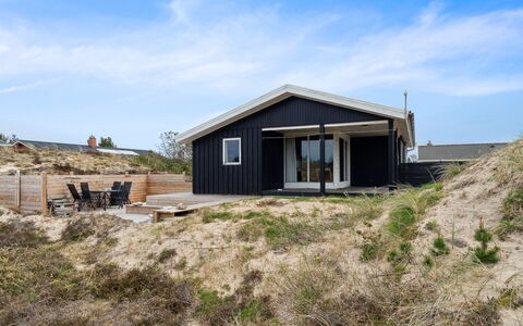 Sulo - 1.4Km from the Sea: Græs, Grøn, Hus, Sommerhus, Græs-, Landdistrikt, Økoregion, Landskab, Land Lot, Busk