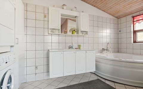 Jytte - 1.7Km from the Sea: Hus, Tag, Hjem, Sommerhus, Skur, Garden Bygninger, Sidespor, Gård, Bjælkehytte, Hytte