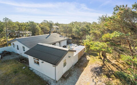 Jytte - 1.7Km from the Sea: Hus, Tag, Hjem, Sommerhus, Skur, Garden Bygninger, Sidespor, Gård, Bjælkehytte, Hytte
