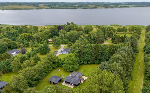Gudrid - 250M to the Fjord: Arkitektur, Tag, Hjem, Kompositmateriale, Dagslys, Sidespor, Indkørsel