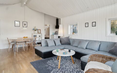 Etel - 600M from the Sea: Træ, Hjem, Indretning, Gulvbelægning, Etage, Stue, Couch, Loft, Trægulve