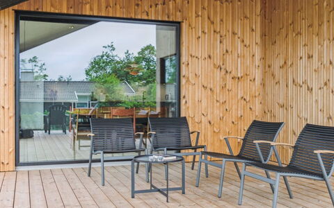 Edina - 350M from the Sea: Arkitektur, Tag, Hjem, Kompositmateriale, Dagslys, Sidespor, Indkørsel