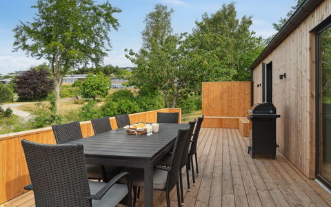 Edina - 350M from the Sea: Arkitektur, Tag, Hjem, Kompositmateriale, Dagslys, Sidespor, Indkørsel
