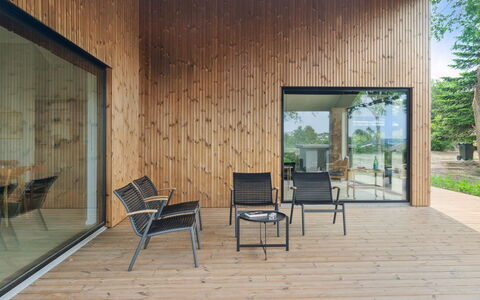 Edina - 350M from the Sea: Arkitektur, Tag, Hjem, Kompositmateriale, Dagslys, Sidespor, Indkørsel