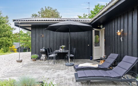 Lenaya - 1Km from the Sea: Træ, Hjem, Veranda, Dæk, Hårdttræ, Tag, Bejdse, Trægulve, Eco Hotel