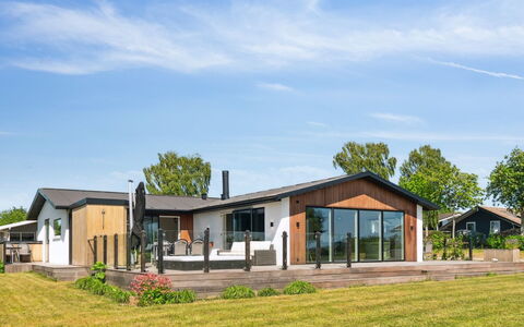 Niska - 200M from the Sea: Græs, Grøn, Hus, Sommerhus, Græs-, Landdistrikt, Økoregion, Landskab, Land Lot, Busk