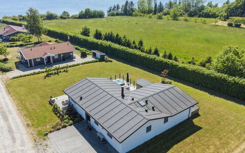 Niska - 200M from the Sea: Græs, Grøn, Hus, Sommerhus, Græs-, Landdistrikt, Økoregion, Landskab, Land Lot, Busk