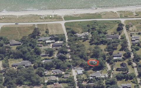 Benja - 150M from the Sea: Boligområde, Busk, Hus, Hjem, Have, Estate, Skygge, Landscaping, Lawn