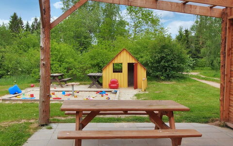 Herta: Træ, Legepladsudstyr, Have, Bejdse, Backyard, Parkere, Skygge, Garden Bygninger, Picnic Bord, Legeplads