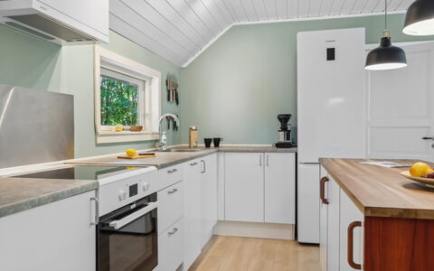 Herta: Gulvbelægning, Indretning, Træ, Køkken, Loft, Countertop, Etage, Cabinetry, Møbel, Køkken Apparat