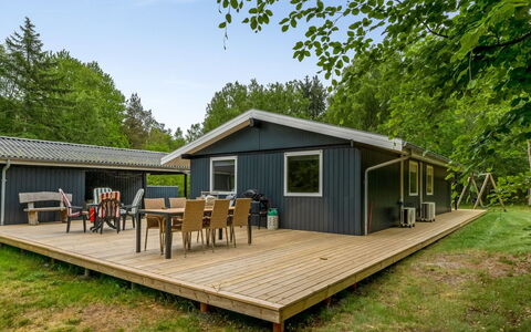 Borka - 1.2Km from the Sea: Hus, Hjem, Tag, Sommerhus, Estate, Landscaping, Garden Bygninger, Sidespor, Stuehus