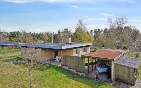 Marjon - 450M from the Sea: Tag, Hjem, Dør, Sommerhus, Skygge, Sidespor, Gård, Estate, Backyard