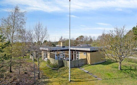 Marjon - 450M from the Sea: Tag, Hjem, Dør, Sommerhus, Skygge, Sidespor, Gård, Estate, Backyard