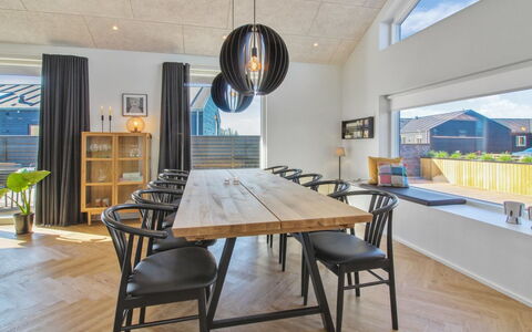 Esme - 400M from the Sea: Loft, Gulvbelægning, Indretning, Etage, Kompositmateriale, Møbel, Udvej, Hotel, Design, Dagslys